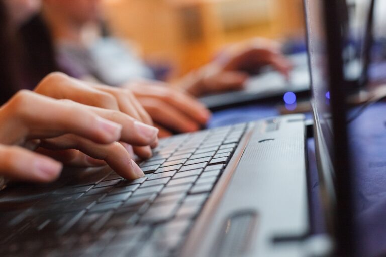 Close,Up,For,Hands,Typing,On,Laptop,Keyboard